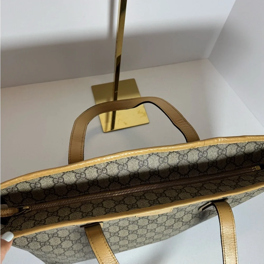 Gucci Tan and Brown Signature Tote - Picture 10 of 14